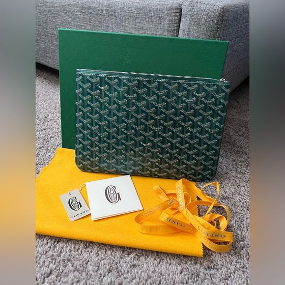 ✖️SOLD✖️AUTH Goyard Senat MM Pouch in Green - Picture 1 of 8